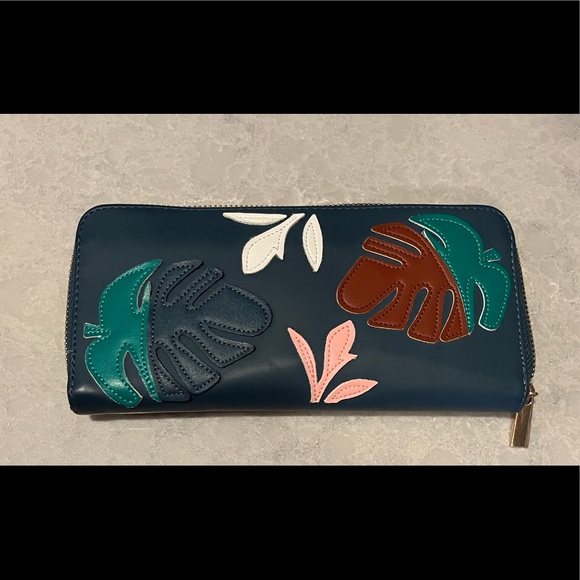 A New Day Blue leaf wallet - Picture 1 of 3